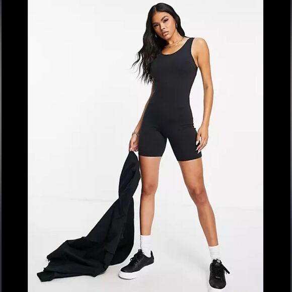 NIKE WOMEN’S UNITARD ICON CLASH ROMPER IN BLACK SIZE EXTRA SMALL (XS) NWT - Picture 1 of 6